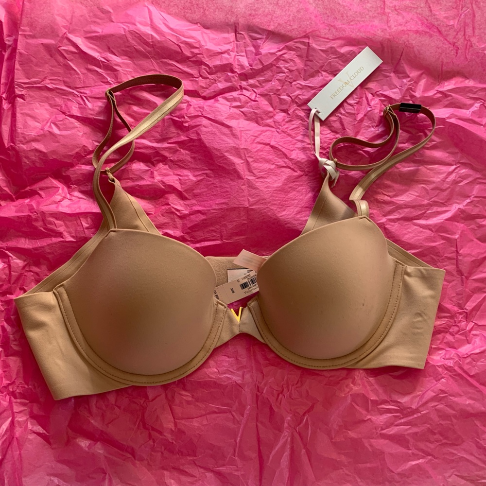 NWT Victoria’s Secret Love/Freedom Cloud Demi Bra